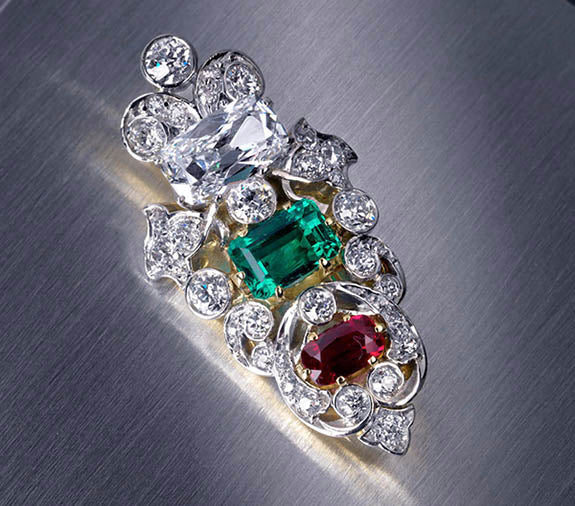 $8 Garage Sale Brooch Delivers $26,250 Windfall At Bonhams Auction