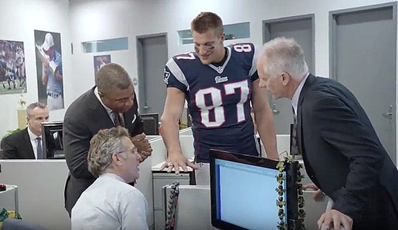 Rob Gronkowski Shows Off Super Bowl Ring To The Men Of Espn's Sportscenter In Brilliant Spoof