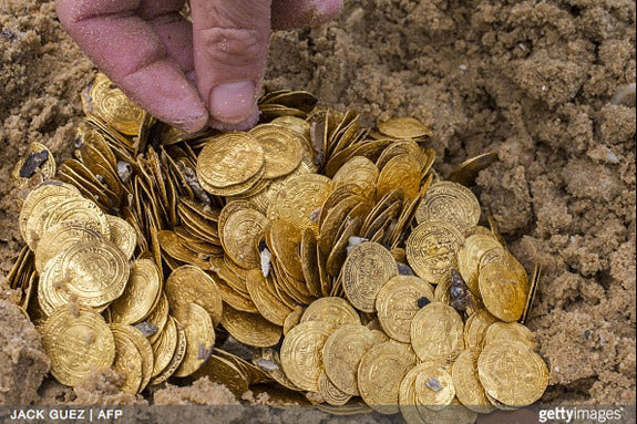 Recreational Divers Discover 2,000 Ancient Gold Coins Off The Coast Of Israel