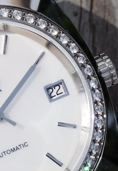 Dazzle Them With Diamond Watches For The Holidays