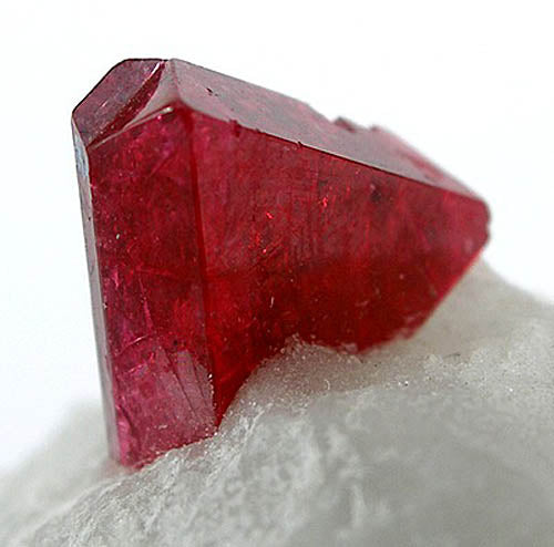 Jewelry Organizations Name Spinel As August's Second Official Birthstone