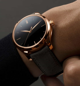 H. Moser & Cie. Endeavour Centre Seconds Vantablack® Watch
