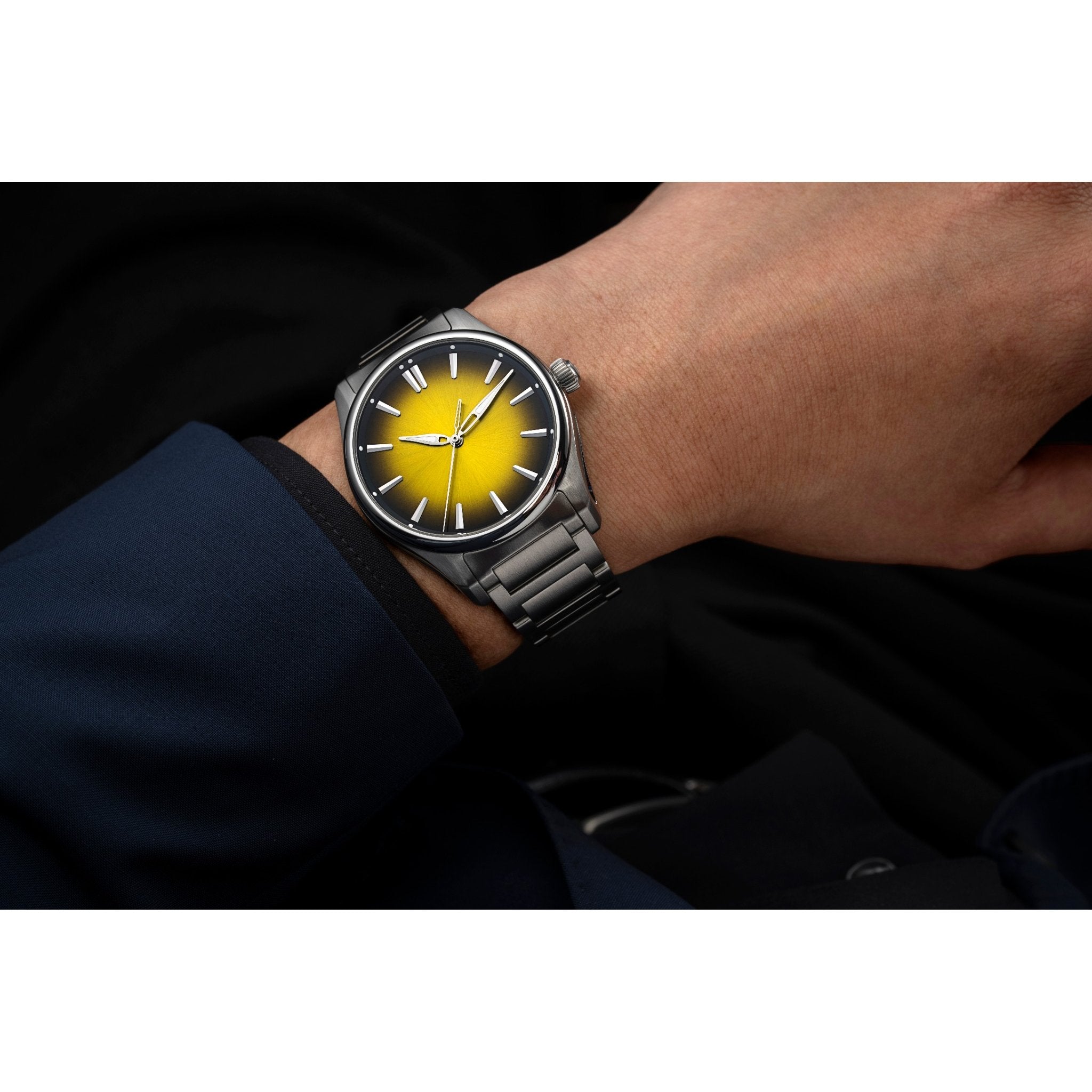 チャコール sunny様 H. Moser & Cie Pioneer Centre Seconds Sunny-Side-Up Watch