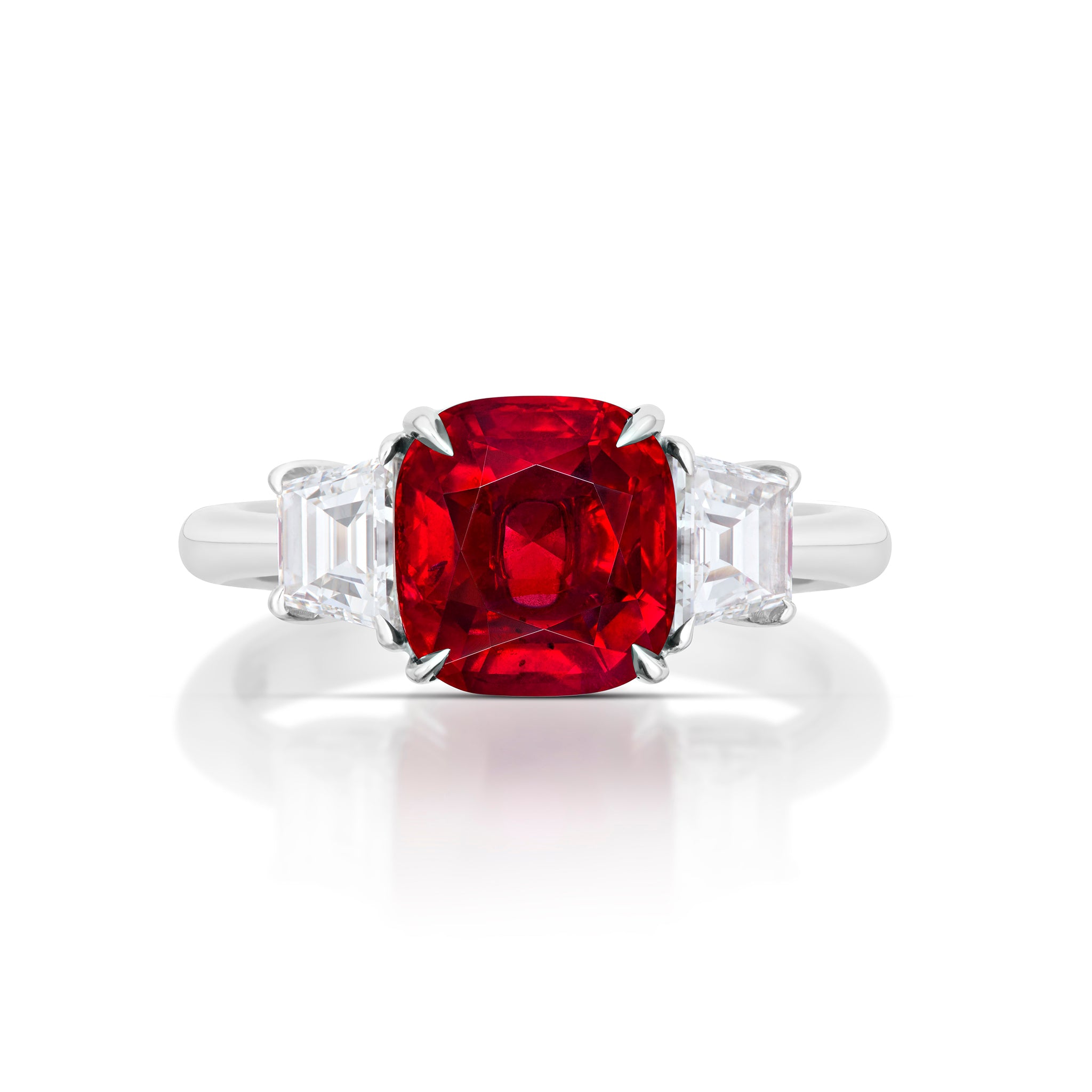 Rubis Traité Madagascar 3,70 Carats – Rouge Pourpre, Remplissage Verre Au Plomb